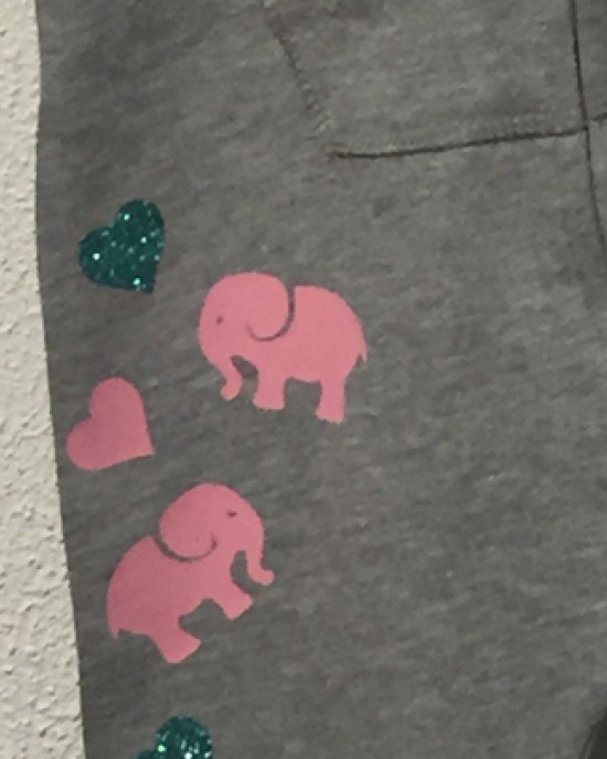 Grijze onesie 'Pink Elephant' (met je naam)